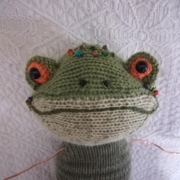 Knitting pattern for a cute frog toy, knitted plush frog, art frog doll