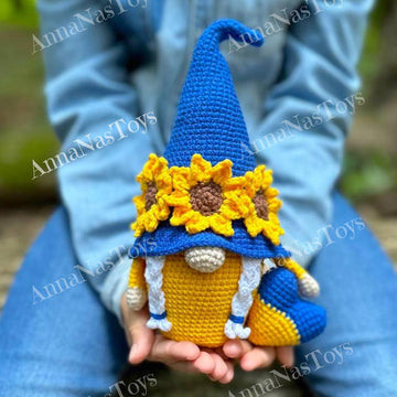 Patriotic gnome of Ukraine (girl)