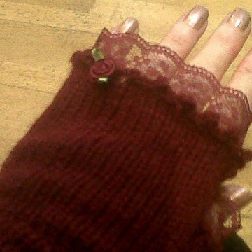 Femme Fatale Fingerless Mitt