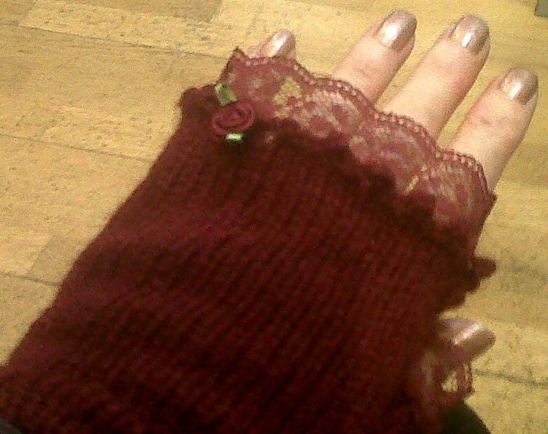 Femme Fatale Fingerless Mitt