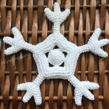 Snowflake free Christmas ornament
