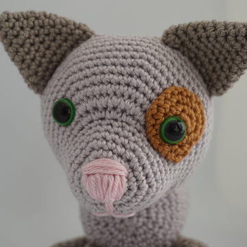 Crochet pattern for cat Joy!