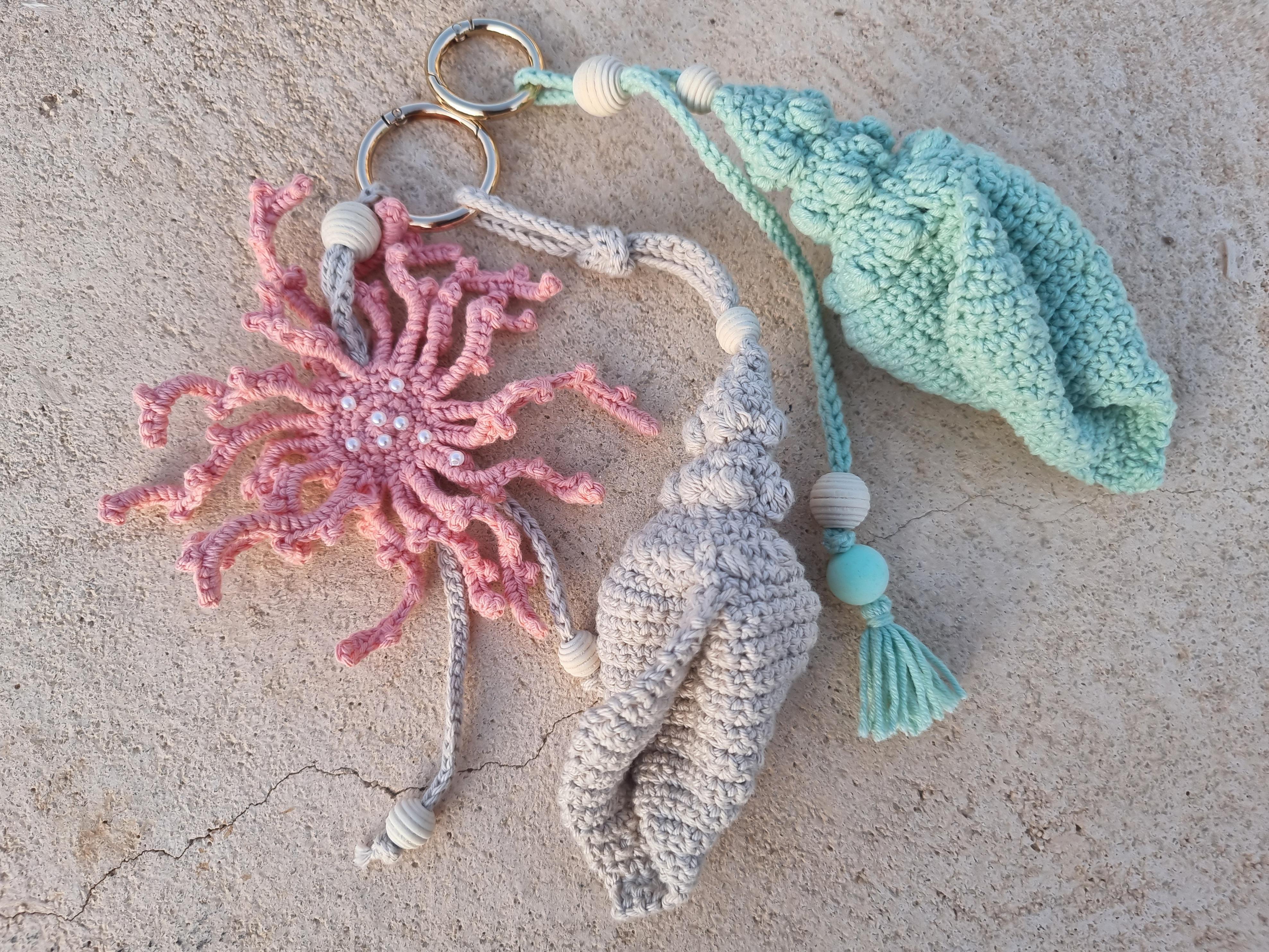 Seashell coral bag charm keychain crochet pattern B2