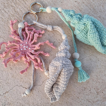 Seashell coral bag charm keychain crochet pattern B2