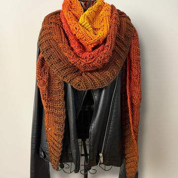 Flat Triangular Scarf "Himera"