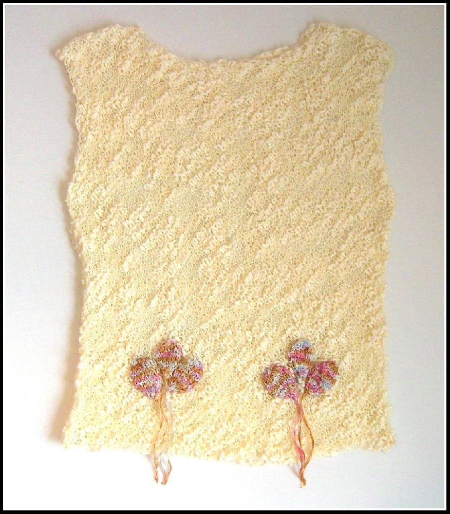 Lacy Top with Balloons Motifs (allsquareknits)