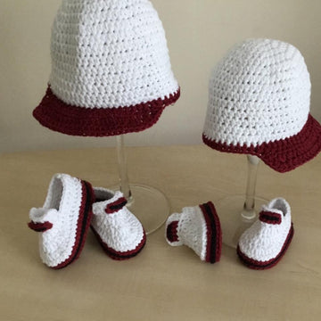 Sporty Baby Bootie & Hat Set N 237