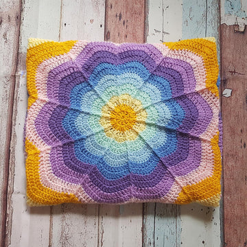 Spoke Flower Blanket