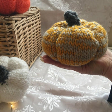 Pumpkins straight needles DK Aran Chunky knitting pattern autumn decor