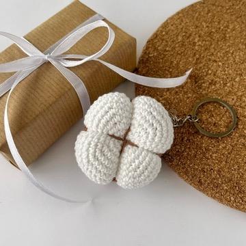 Cotton flower crochet keyring pattern Amigurumi flower Bag charm Crochet keychain car mirror hanging