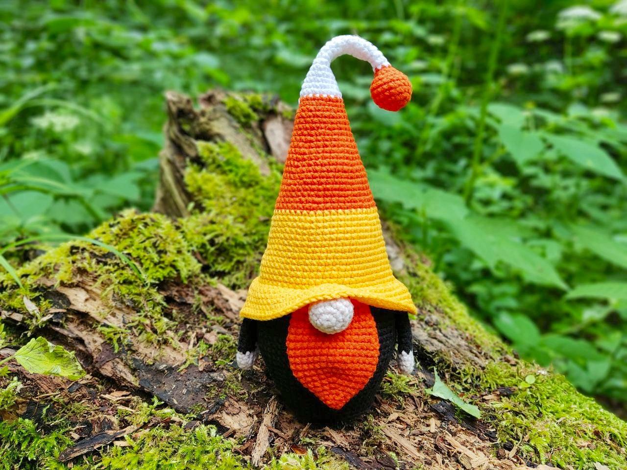 Gnome candy corn