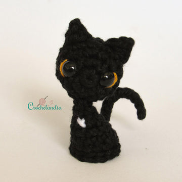 Sabrina and Salem amigurumi dolls - crochet pattern by Crochelandia