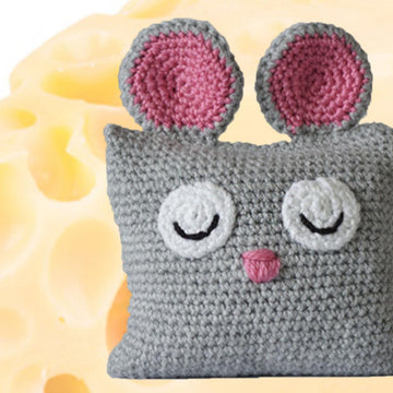 Crochet Pattern Mouse Cushion