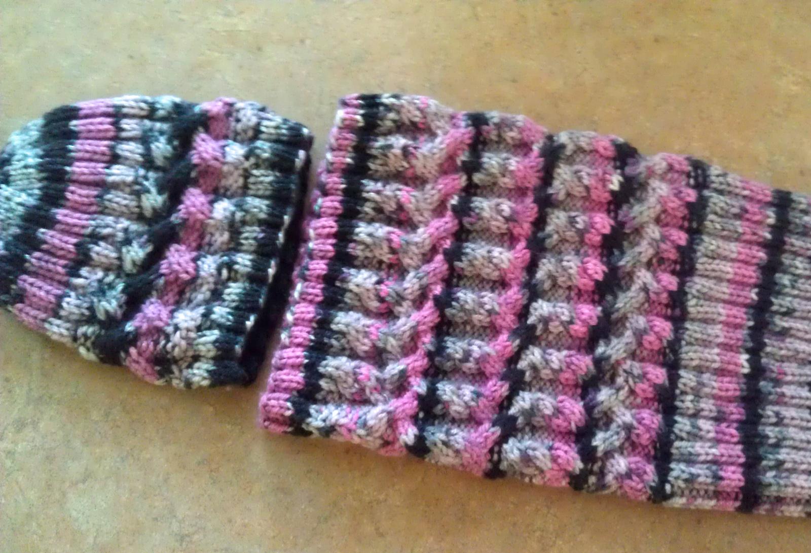 Tiny Twists Cocoon and Hat Set