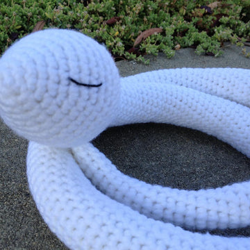 Sleepy Snake Amigurumi
