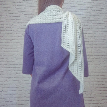 Diagonal elegant scarf