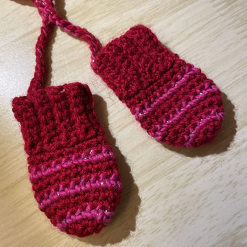 Doll’s Valentine Mittens