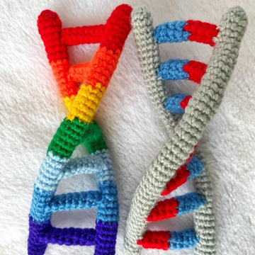 Crocheted DNA mini.
