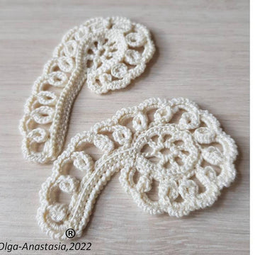 Openwork scroll with arches