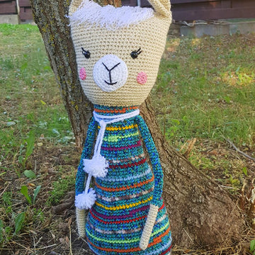 Scrap yarn llama