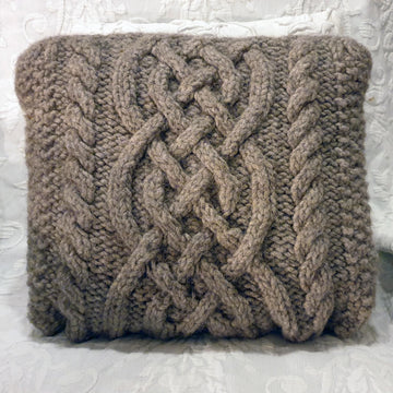 Jalla - Celtic cables cushion