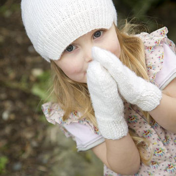 Snow White - Peak Hat and Simple Mittens - Little Cupcakes - Pattern - Lc09