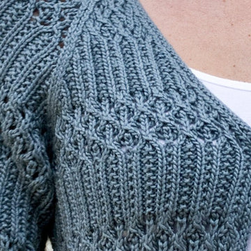 Lace and Rib Top in Cascade Yarns Venezia Worsted - W423 - Downloadable PDF