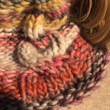 Cabled snood for kids in french, spanish, english