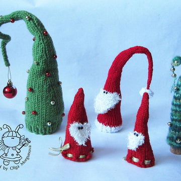 Three santa and a large Christmas tree