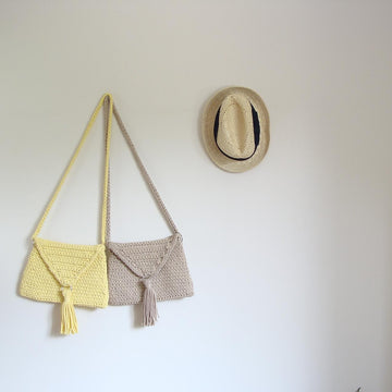 The Crossbody Clutch