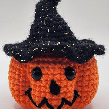 Pumpkin Witch Amigurumi