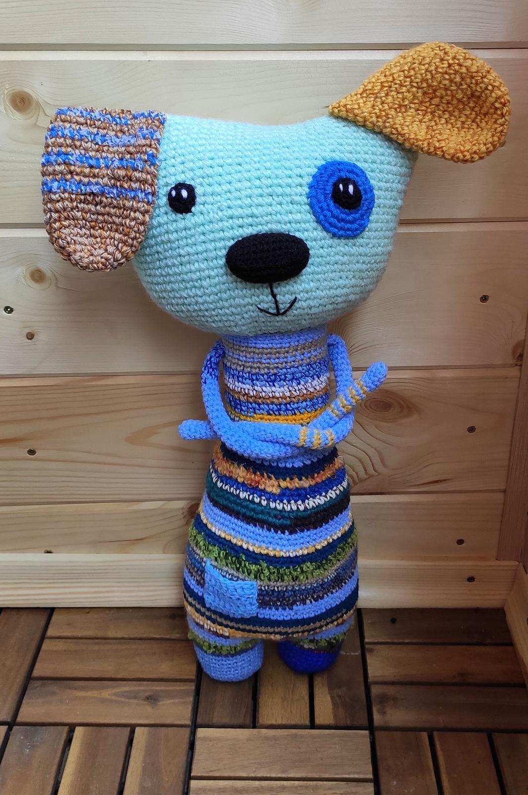 Scrap yarn dog