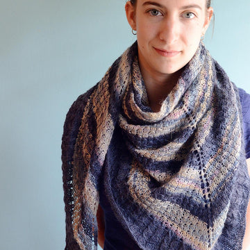 Lilac in the wind Shawl