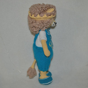 Leo the lion amigurumi doll