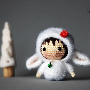 White Sheep crochet Doll. Tanoshi series toy.