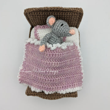 Mouse in bed