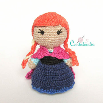 Elsa and Anna amigurumi dolls - crochet patterns by Crochelandia