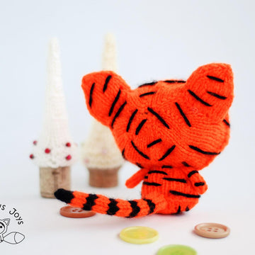 Small Tiger Doll. Tanoshi series toy.