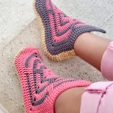 Cozy crochet slippers socks for adults and kids pattern S15
