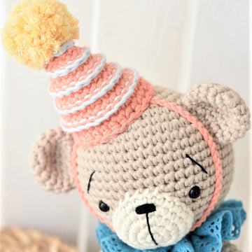 Birthday bear and jummy cake