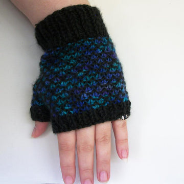 Knit Dragon Scale Gloves