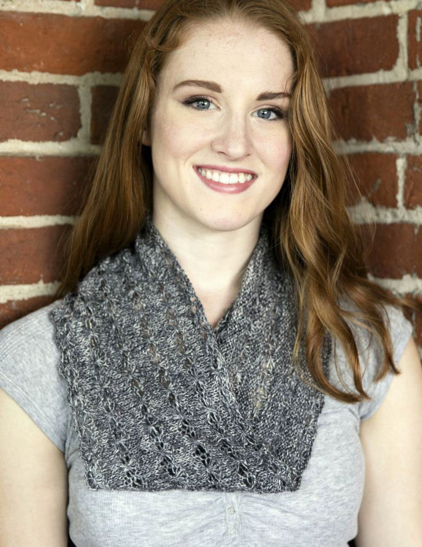 Flower Stitch Cowl in Plymouth Yarn Nettle Grove - F690 - Downloadable PDF