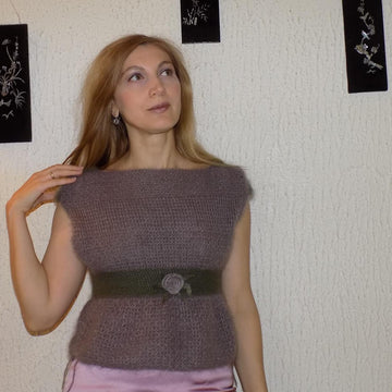 Empire Style Sleeveless Sweater (Top) with Felt Flower