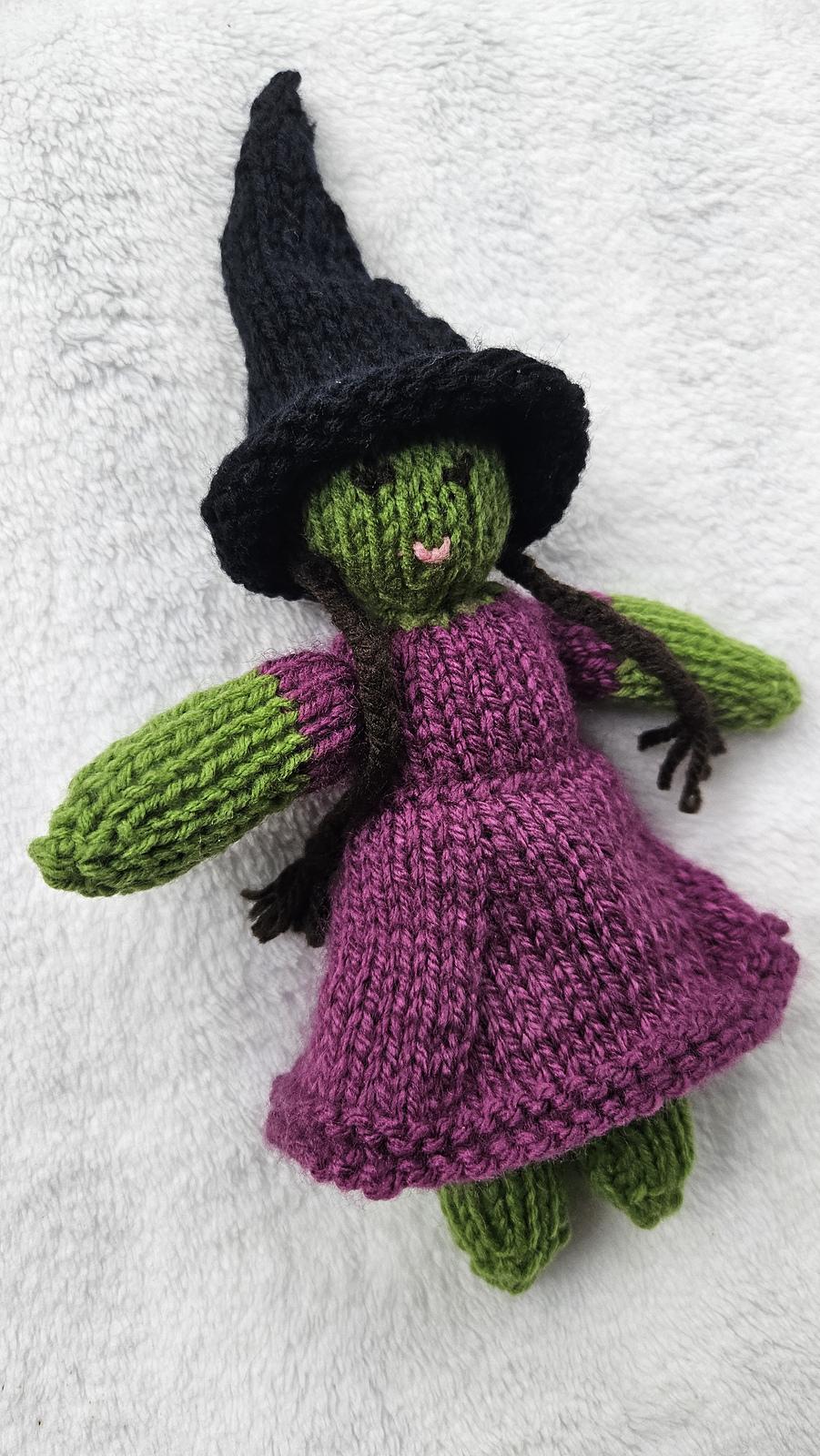 Knitted Witch Accessories