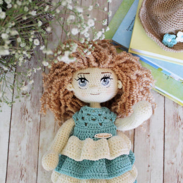 Dress and hat for doll