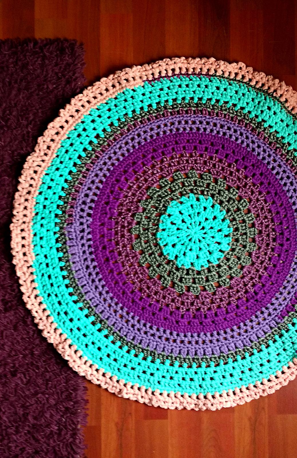 Round Mandala rug