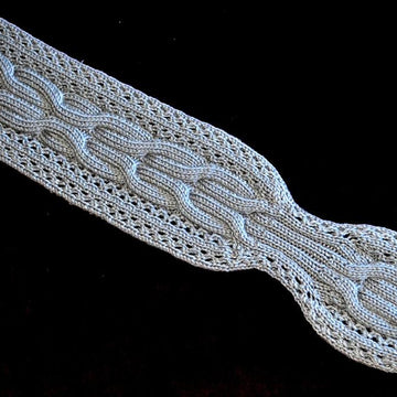 Gray Circle Cables Scarf