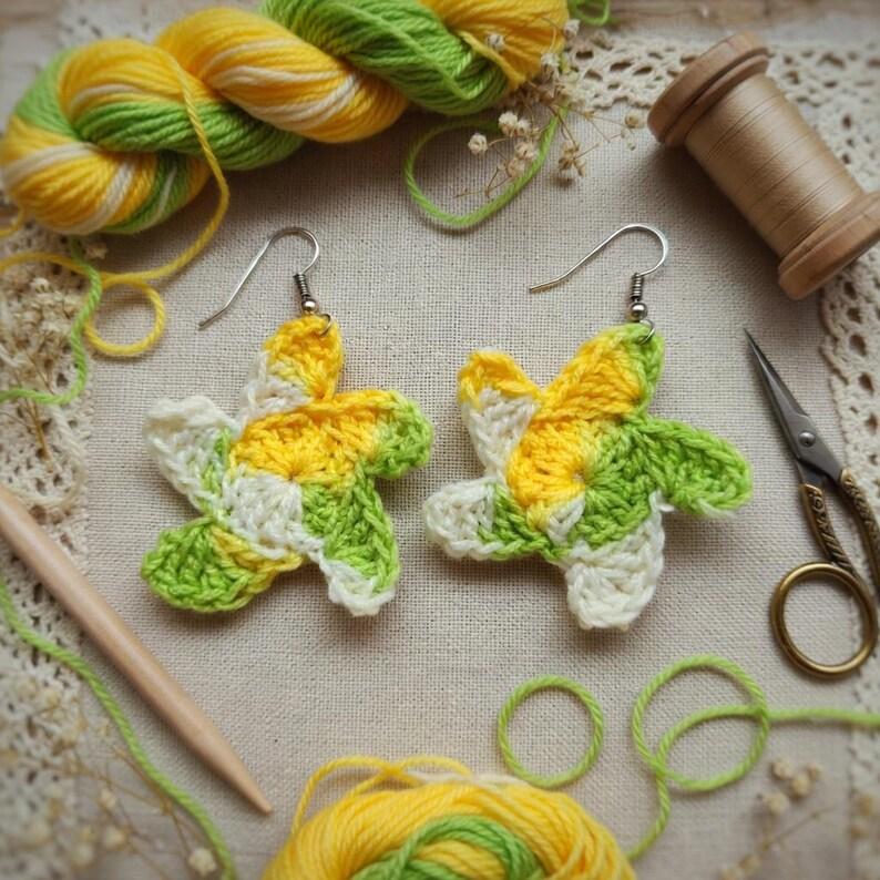 Crochet Flower Earrings + Video Tutorial