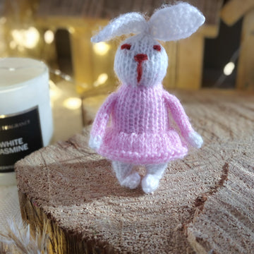Rabbit toy knitting pattern