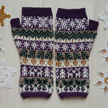 Happy Holidays Mitts
